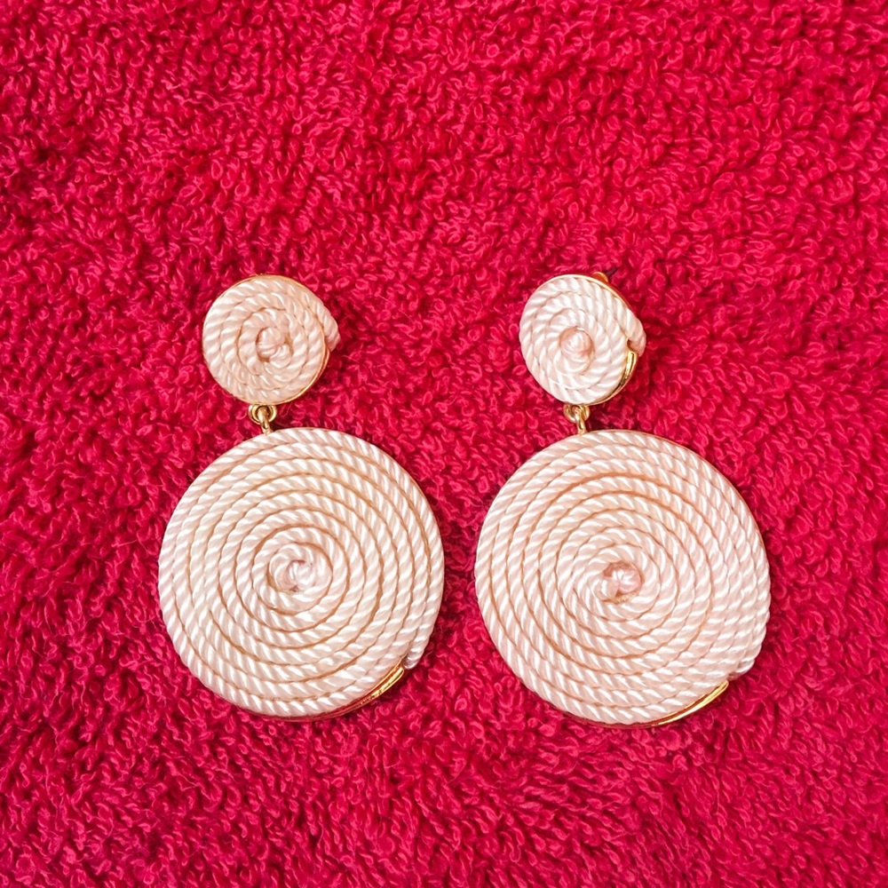 Forever 21 pink earrings!💖💕